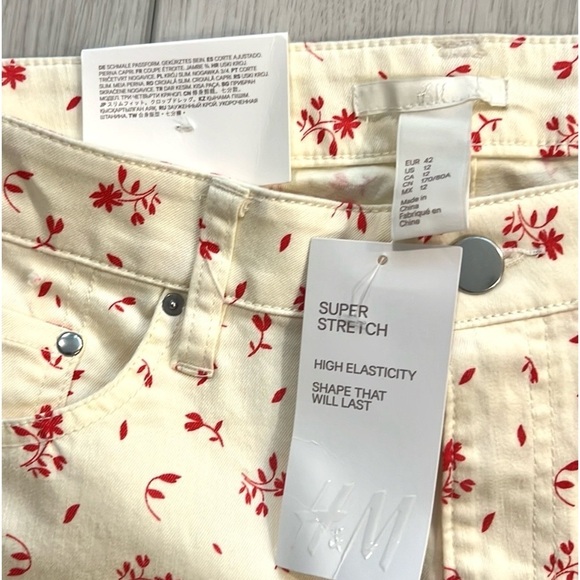NWT, H&M,Creamy Beige & Floral
Straight-leg,Mid-Rise Pant w/Stretch,Size 12 - Picture 8 of 11